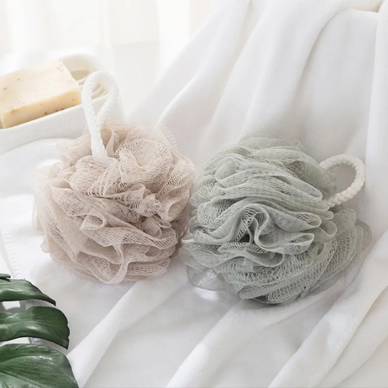 Большой шар для душа ванной можно повесить на банное полотенце из нейлоновой