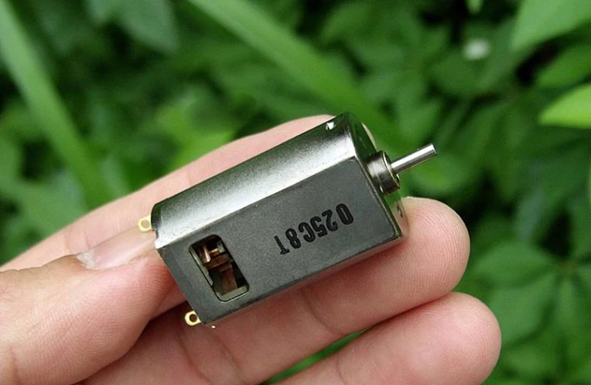 180 RC двигатель постоянного тока 9,6 в 30500 об/мин высокоскоростной двигатель с передним шариковым подшипником, сильный магнитный, Угольная щетка и вентиляционные отверстия вала диаметром 2 мм