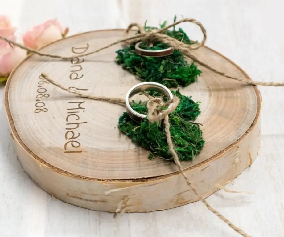 Персонализированное свадебное кольцо в рустикальном стиле форме моха и сердца
