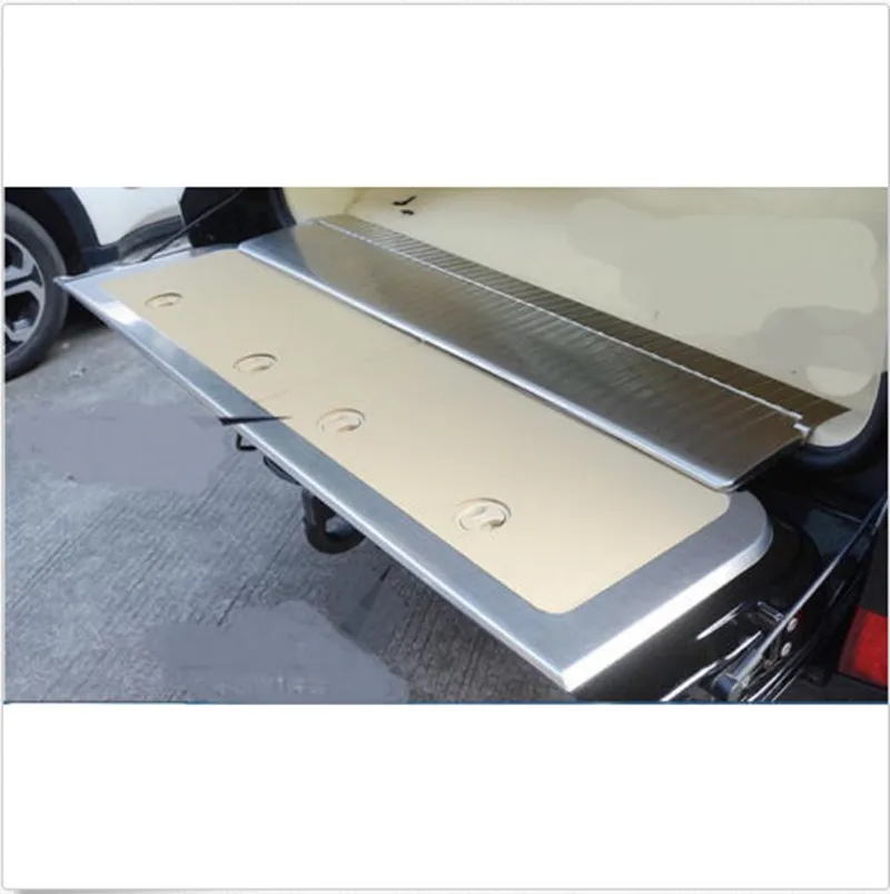 

inner Rear Bumper Protector Plate Guard for Toyota Land Cruiser LC200 2008-2017