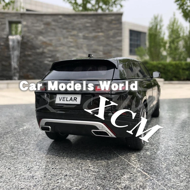 Литая модель автомобиля для ЖК Velar 1:18(черный)+ маленький подарок