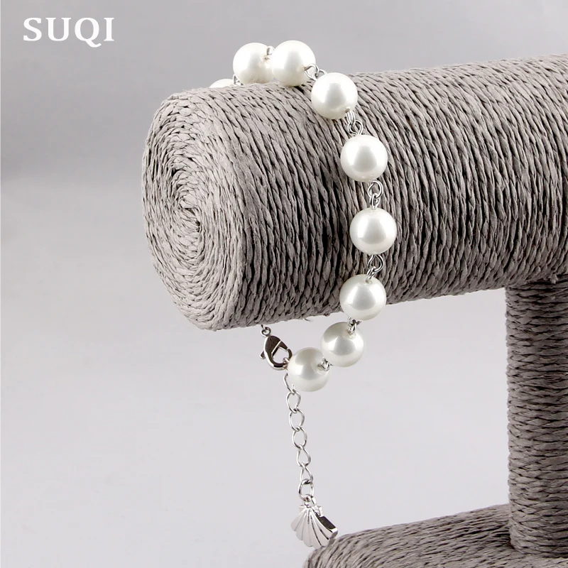 Женский браслет с круглым жемчугом и бусинами