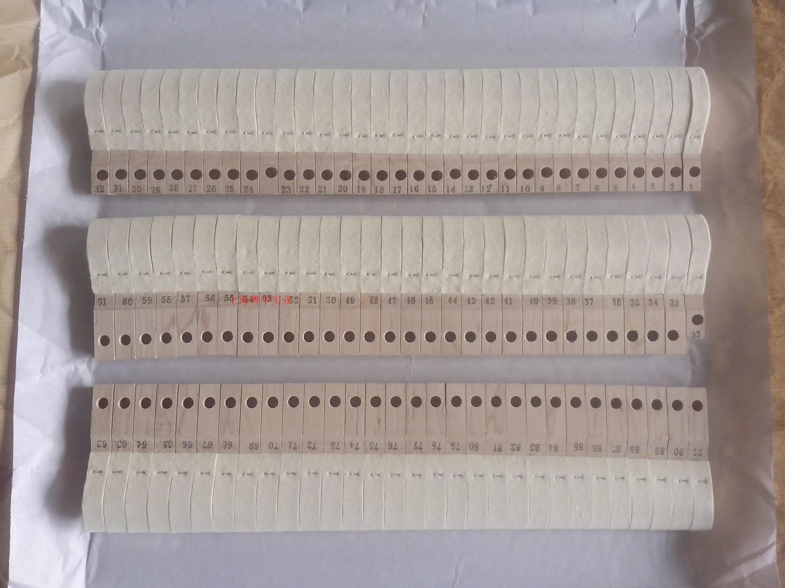 Вертикально стандартная фотография|Пианино| |