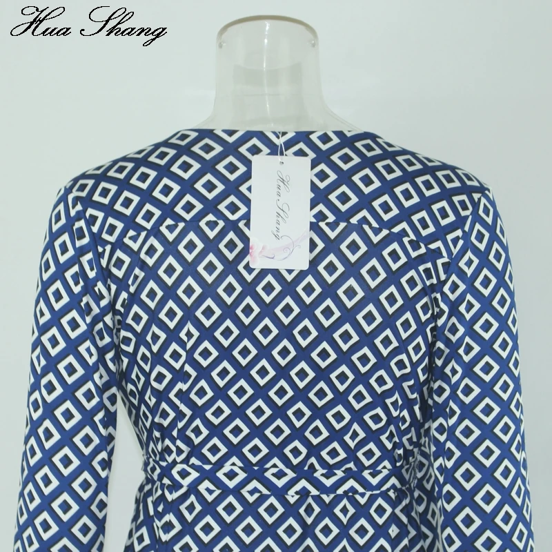 Женское платье средней длины с запахом v-образным вырезом и рукавом три четверти