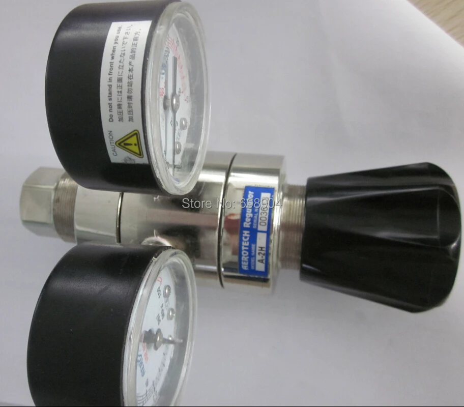 Регулятор давления водорода 150 бар 12 на выходе с никелевым покрытием