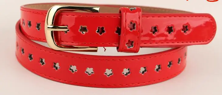 Ремень женский тонкий кожаный модный декоративный пояс с золотой пряжкой