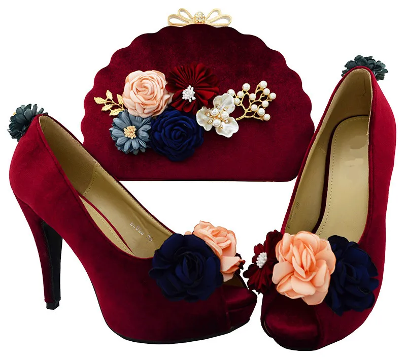 Лидер продаж женские туфли лодочки с украшением в виде цветов Набор сумок