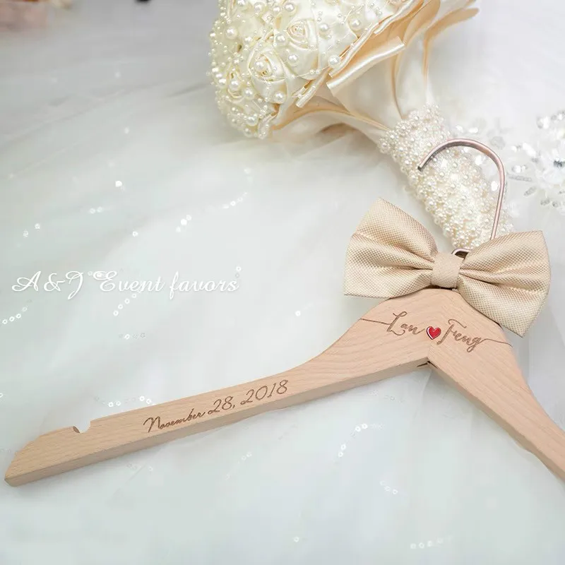 2pcs lot unique Custom Name Wooden Red heart Bride Groom dress Hanger couple birthday gifts Personalized Bridesmaid gift | Дом и сад