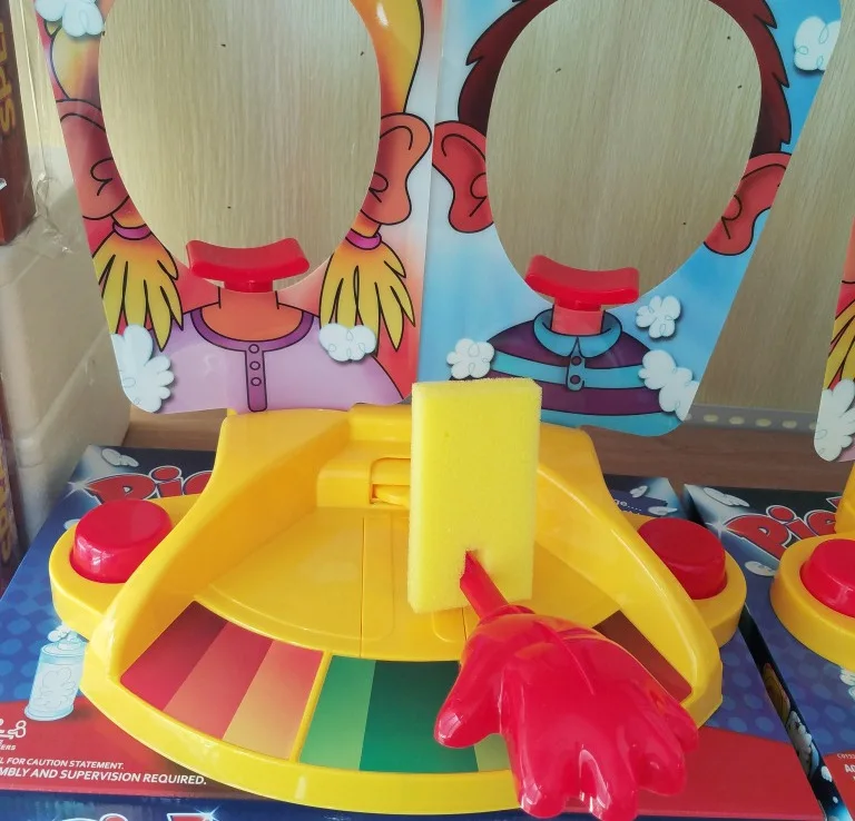 Веселые милые гаджеты на одного или двух человека кремовые пироги лице семейные