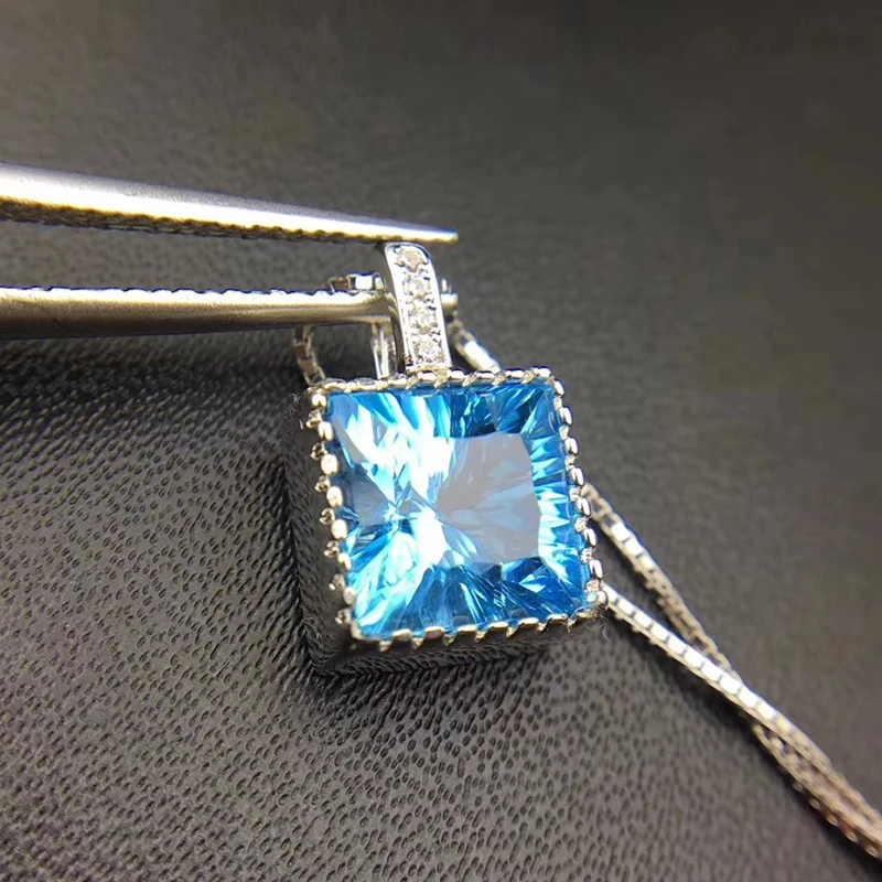 Женский кулон из серебра 925 пробы с натуральным топазом 8 х8 мм|Подвески| |