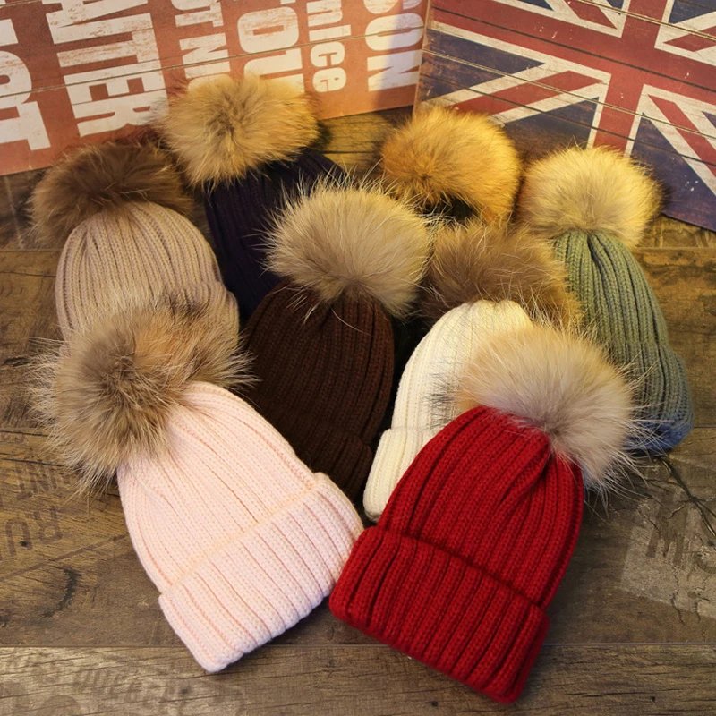 Облегающие шапки винтажная Модная женская шапка с помпоном из меха енота Лыжная