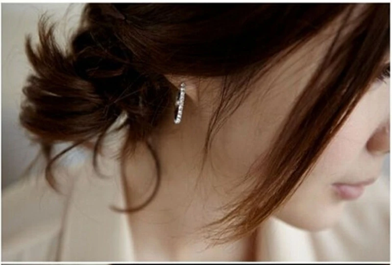 С украшением в виде кристаллов серебряные серьги-кольца для женщин вечерние