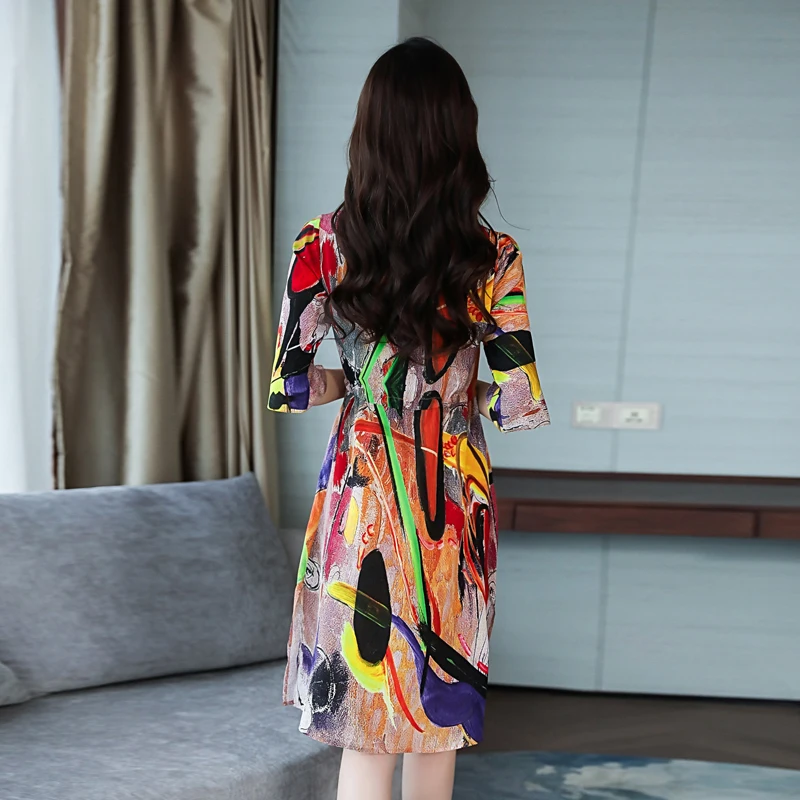 Плюс размер 2019 Весна Лето Новое женское шелковое платье до колена с цветочным