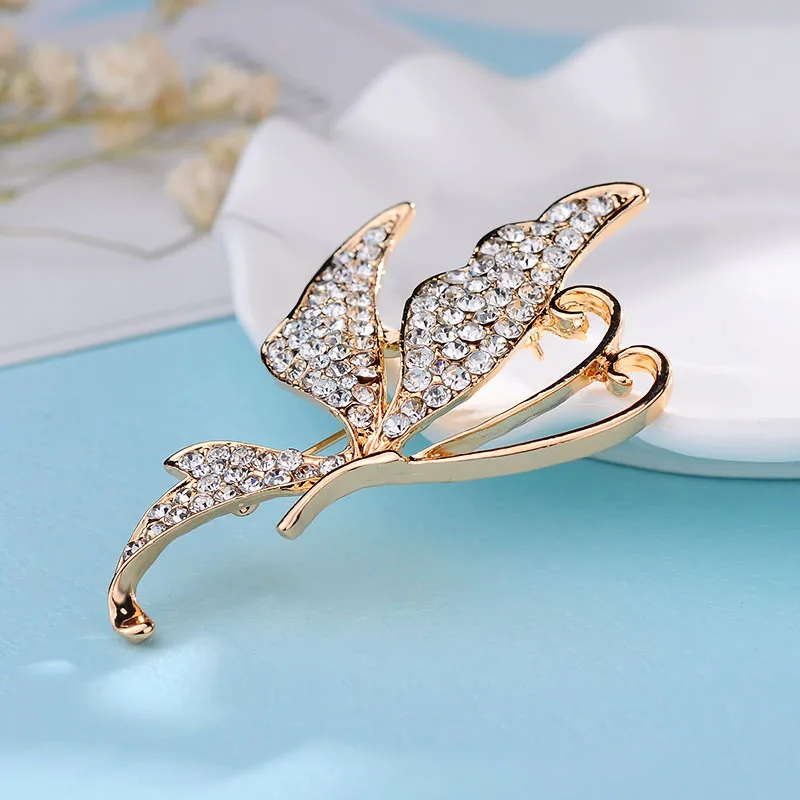 Модные Классические золотистые булавки Бабочка Брошь для женщин вечерние ринки
