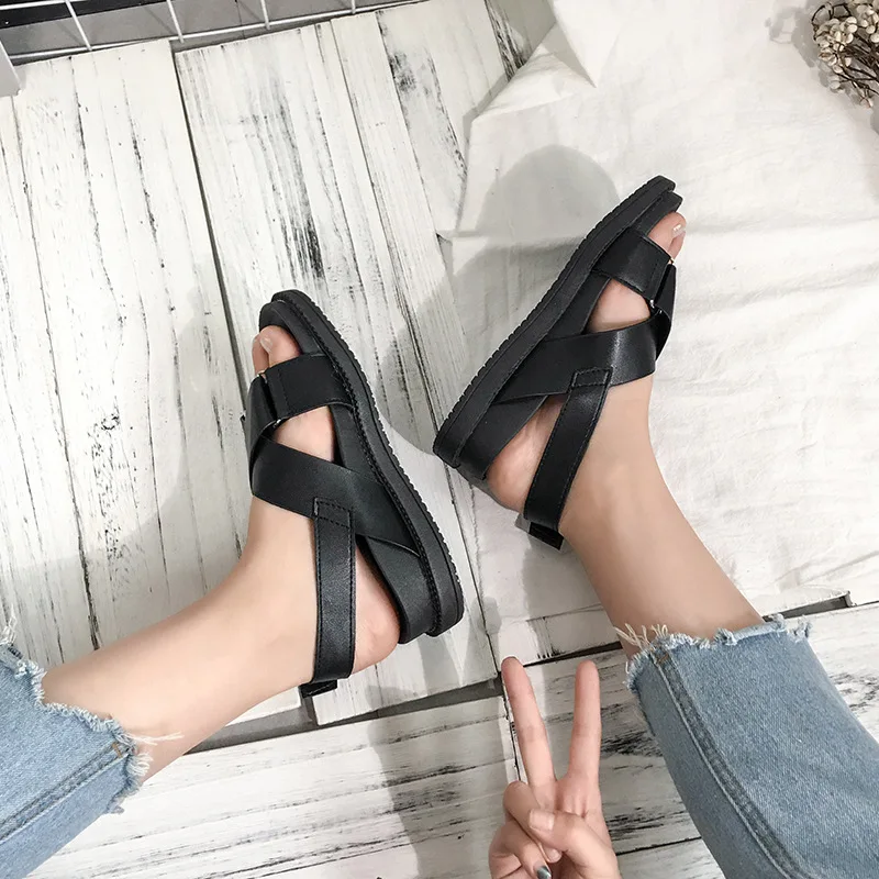 Модная женская летняя обувь с открытым носком перекрестной шнуровкой летние