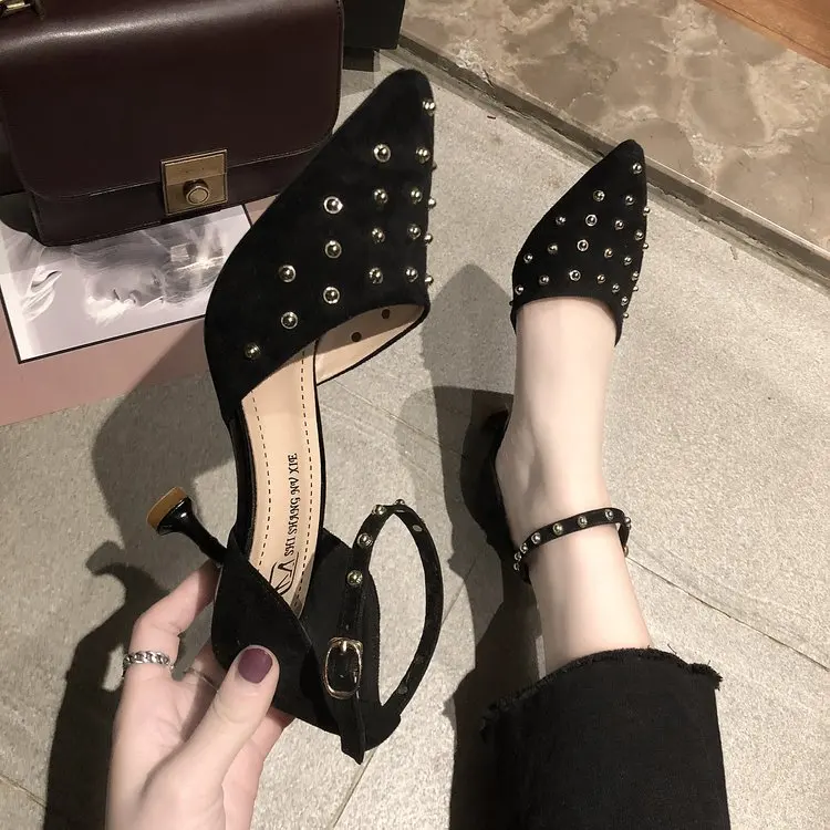 Женская обувь коллекция 2019 года Летняя женская Модные женские босоножки кожаные