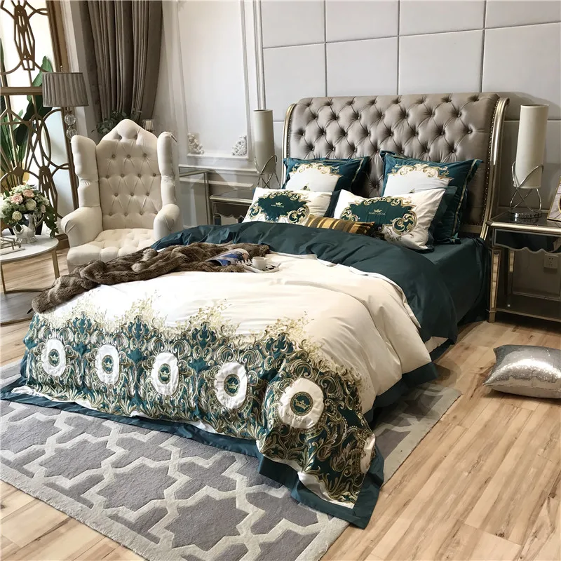 Комплект постельного белья из египетского хлопка с вышивкой "корона" 2018 года, размеры Queen king, включает наволочки на подушки, простыню и покрывало.