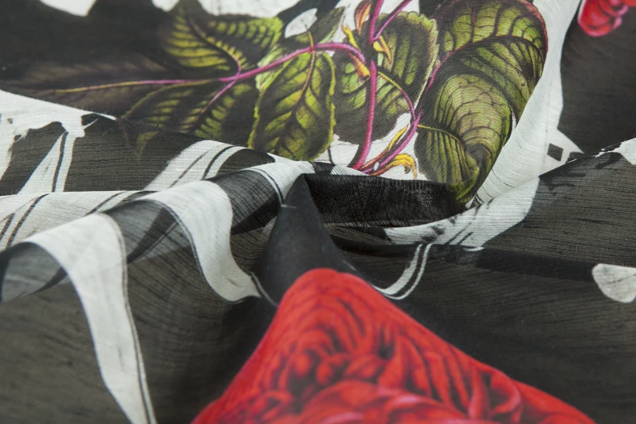 Напечатанная смесь из шелка и льна с цветочным узором Твила тропическая