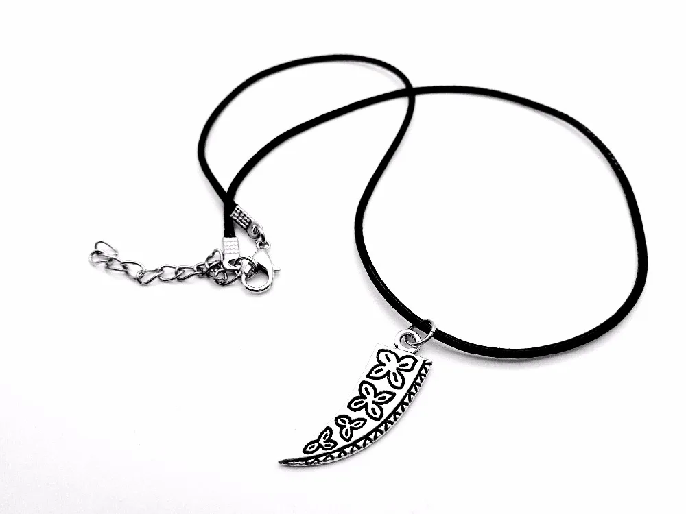 10 шт. Викинги Клевер на Скандинавском волчьем зубе ожерелье Очаровательная