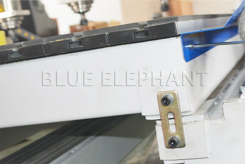 Фрезерный станок с ЧПУ для резьбы по дереву и лестнице хорошей цене мульти