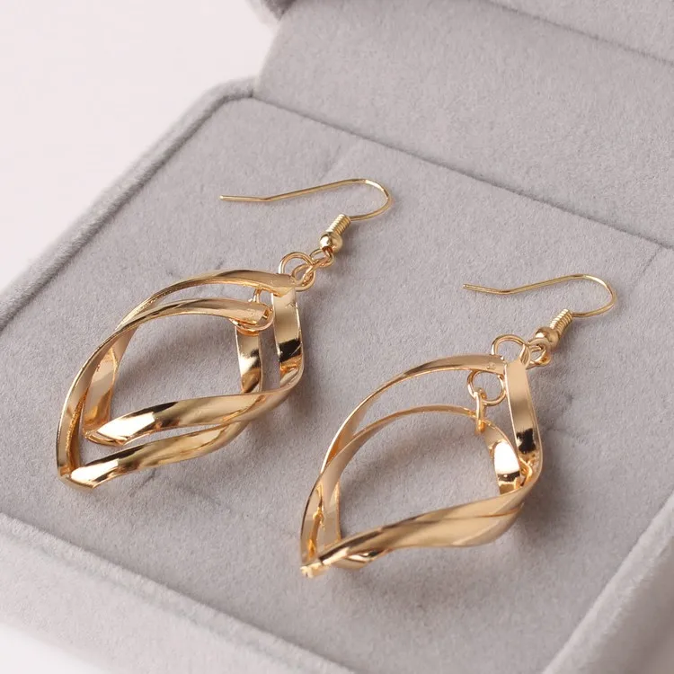 Новинка 2020 классические модные супер блестящие Многослойные серьги из сплава