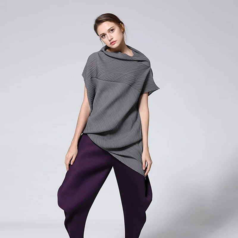 Женская длинная футболка Changpleat свободная большого размера с плиссировкой лето