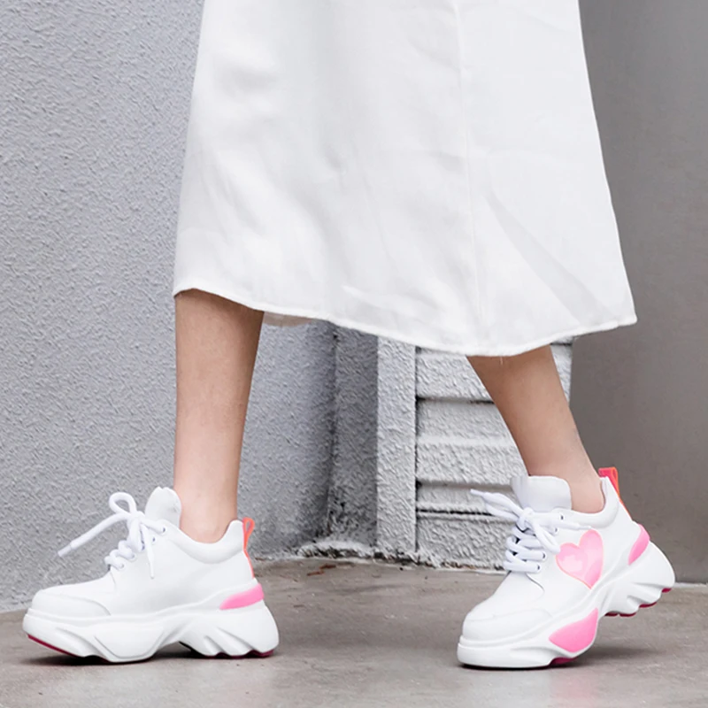 Женские кроссовки из натуральной коровьей кожи на шнуровке разноцветные