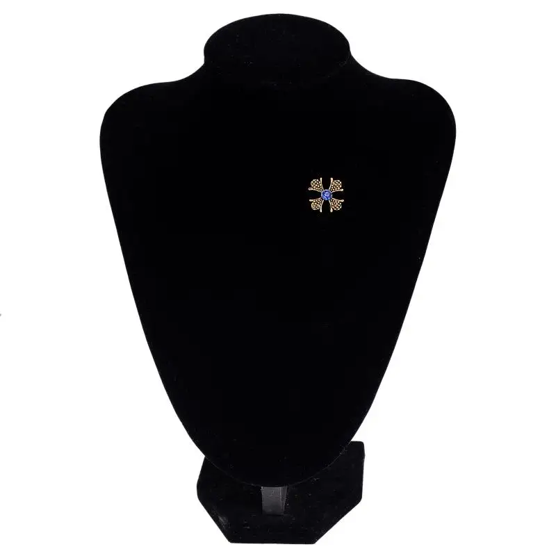 Новый стиль с украшением в виде кристаллов узором из четырехлистного клевера