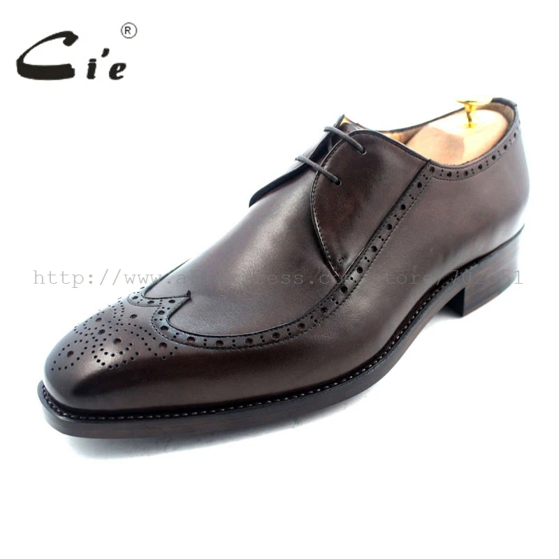 Классические мужские туфли на плоской подошве из натуральной телячьей кожи |