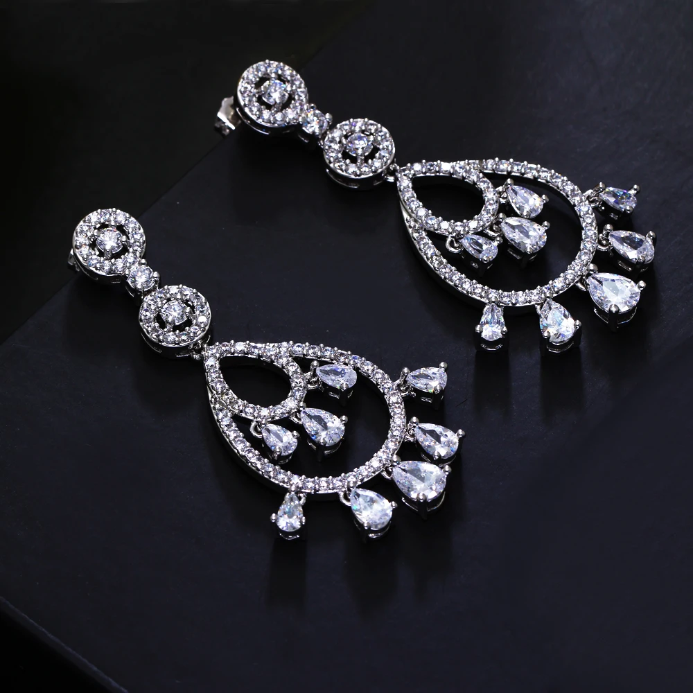 Красивые Висячие серьги с белым цирконием камушки белого и золотистого цвета из