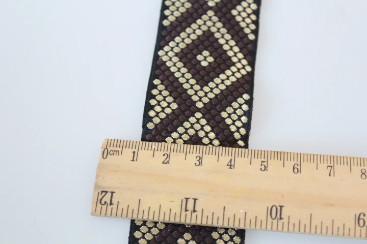 10 ярдов/партия широкий 3,3 cm Тканные жаккардовая тесьма с геометрическим рисунком Четырехсторонние золота в черном цвете для штор и аксессуары для одежды LS-9837