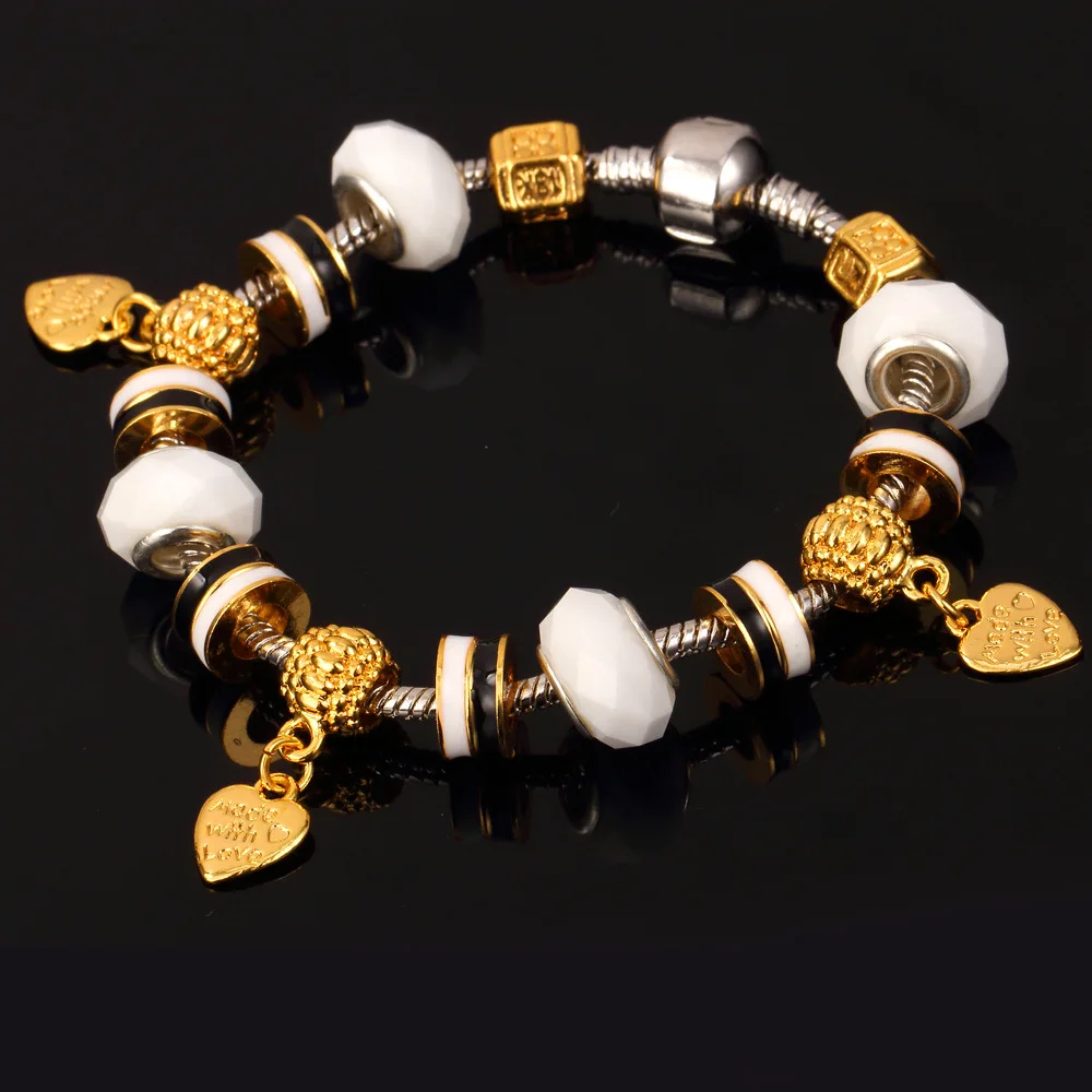 Комплект из колье и браслета золотистого цвета с подвеской в виде сердца|necklace