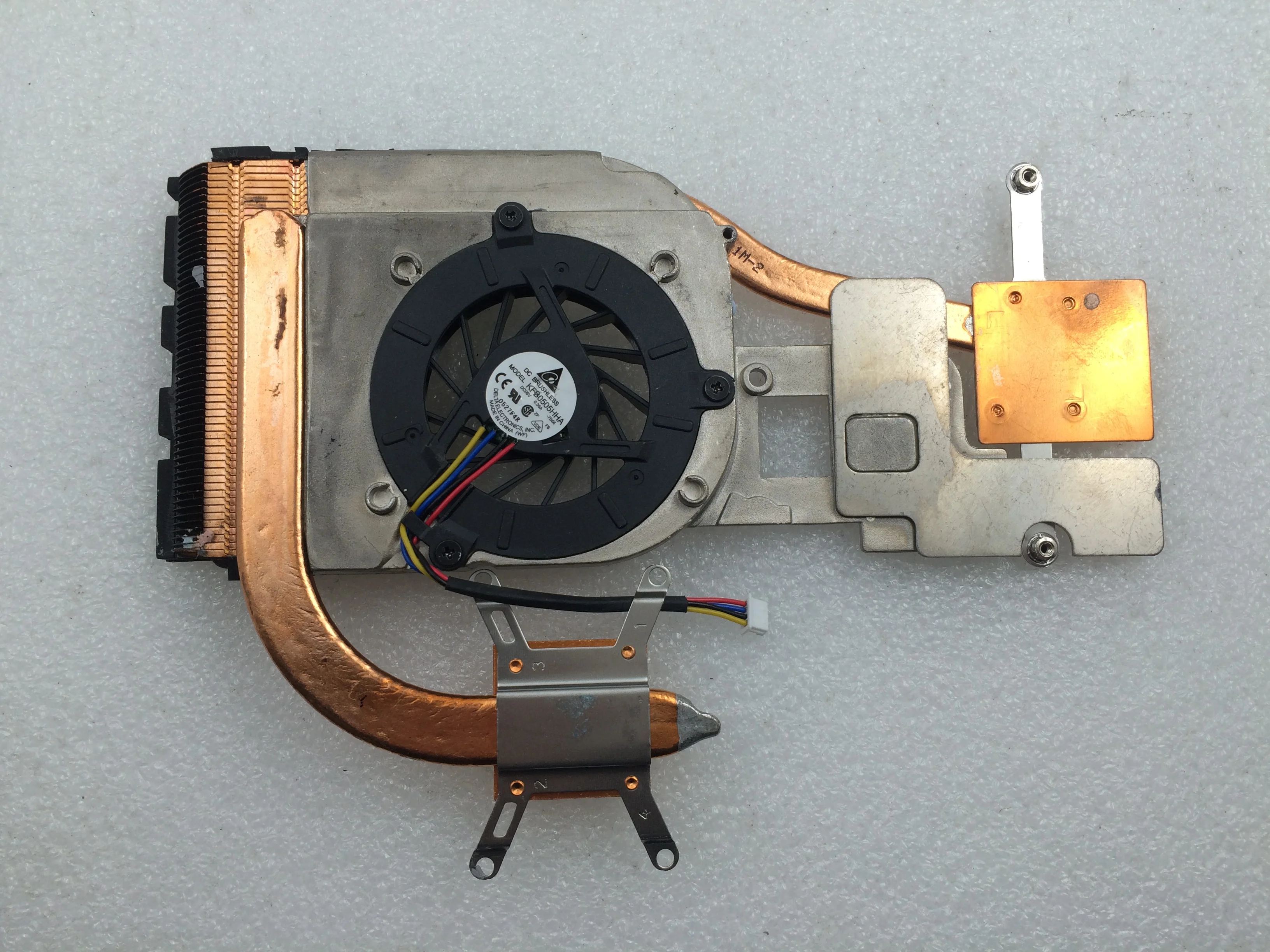 

Cooler Fan/Radiator Heatsink For ASUS F3 F3S A8 A8E A8J A8S F8 F8S N80V N81 N81V F8V KFB0505HHA 7B56
