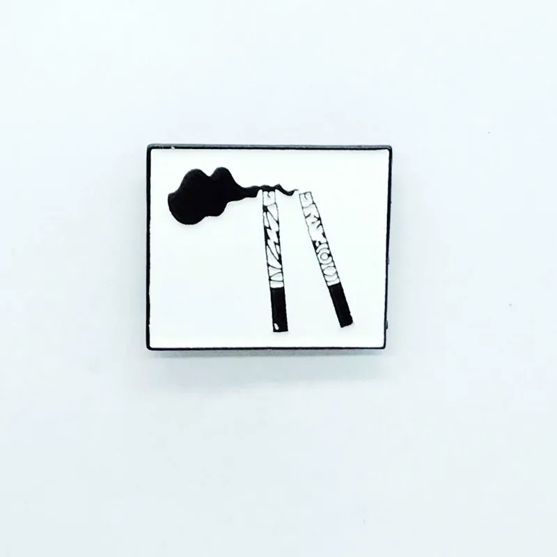 Геометрическая черно белая брошь для сигарет женщин креативные Ретро