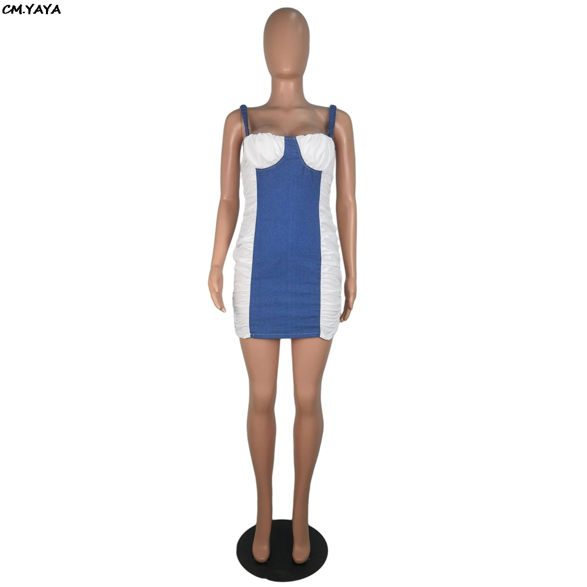 Женское джинсовое мини-платье на бретельках без рукавов в стиле пэчворк лето 2019 |