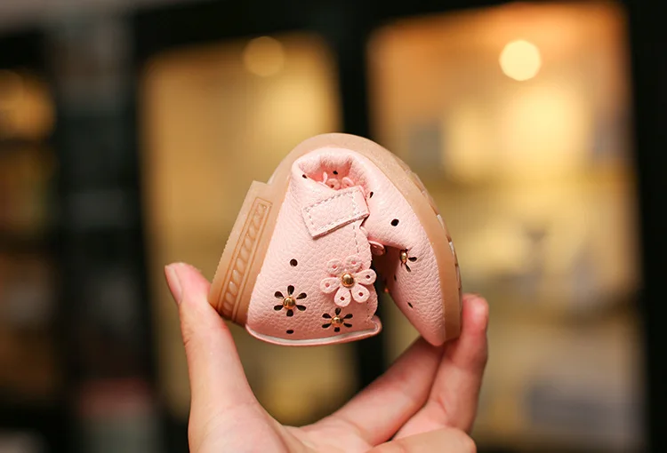 

Sweet Girls summer single shoes princess flower hollow dance shoes 2019 spring autumn children 's soft baby girls shoes 21-36