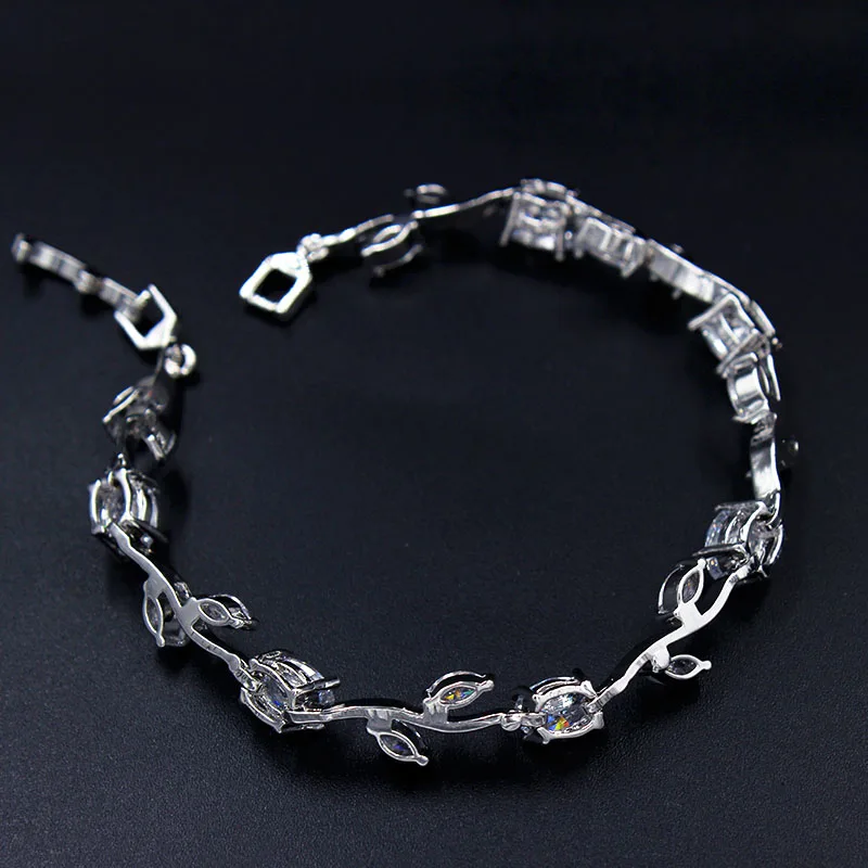 Женский браслет с цирконием модный из чистого белого золота огранкой маркиза