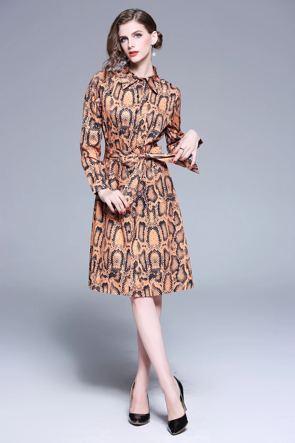 2018 осень взлетно-посадочной полосы с винтажным принтом воротником и поясом