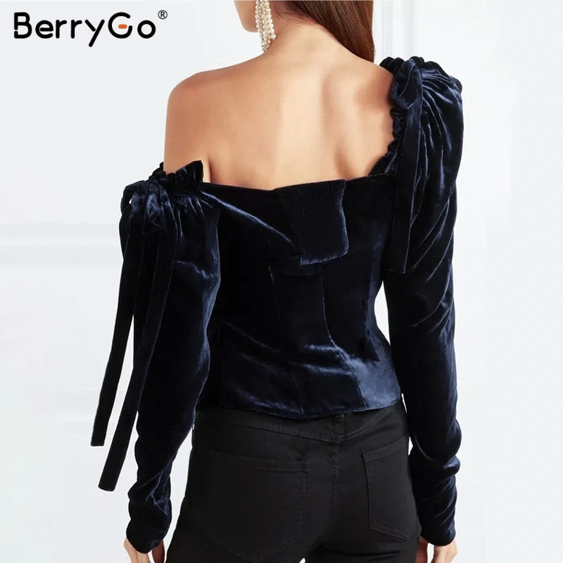BerryGo/Сексуальная бархатная Женская блузка на одно плечо с длинными рукавами и