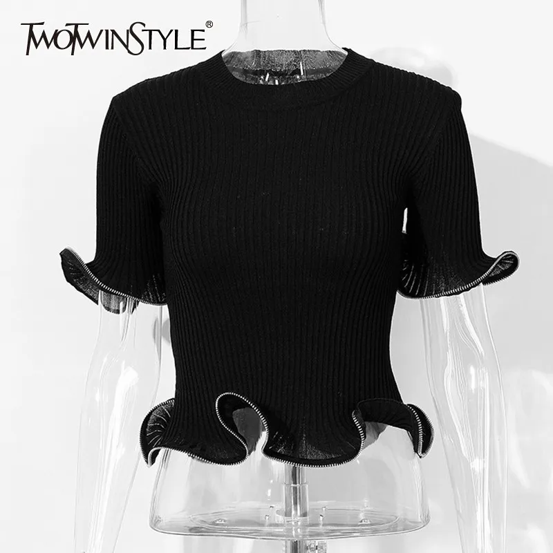TWOTWINSTYLE летняя черная трикотажная футболка для женщин с круглым вырезом и расклешенными рукавами, тонкий вязаный Топ, женская модная одежда, Корейская