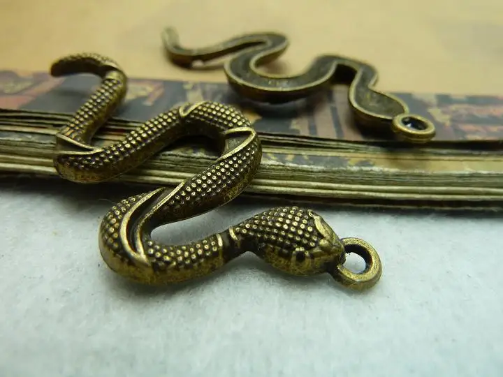10pcs Wholesale Vintage Jewelry Findings And Components Antique Bronze Snake Charm DIY Making Accessories Free Shipping | Украшения и