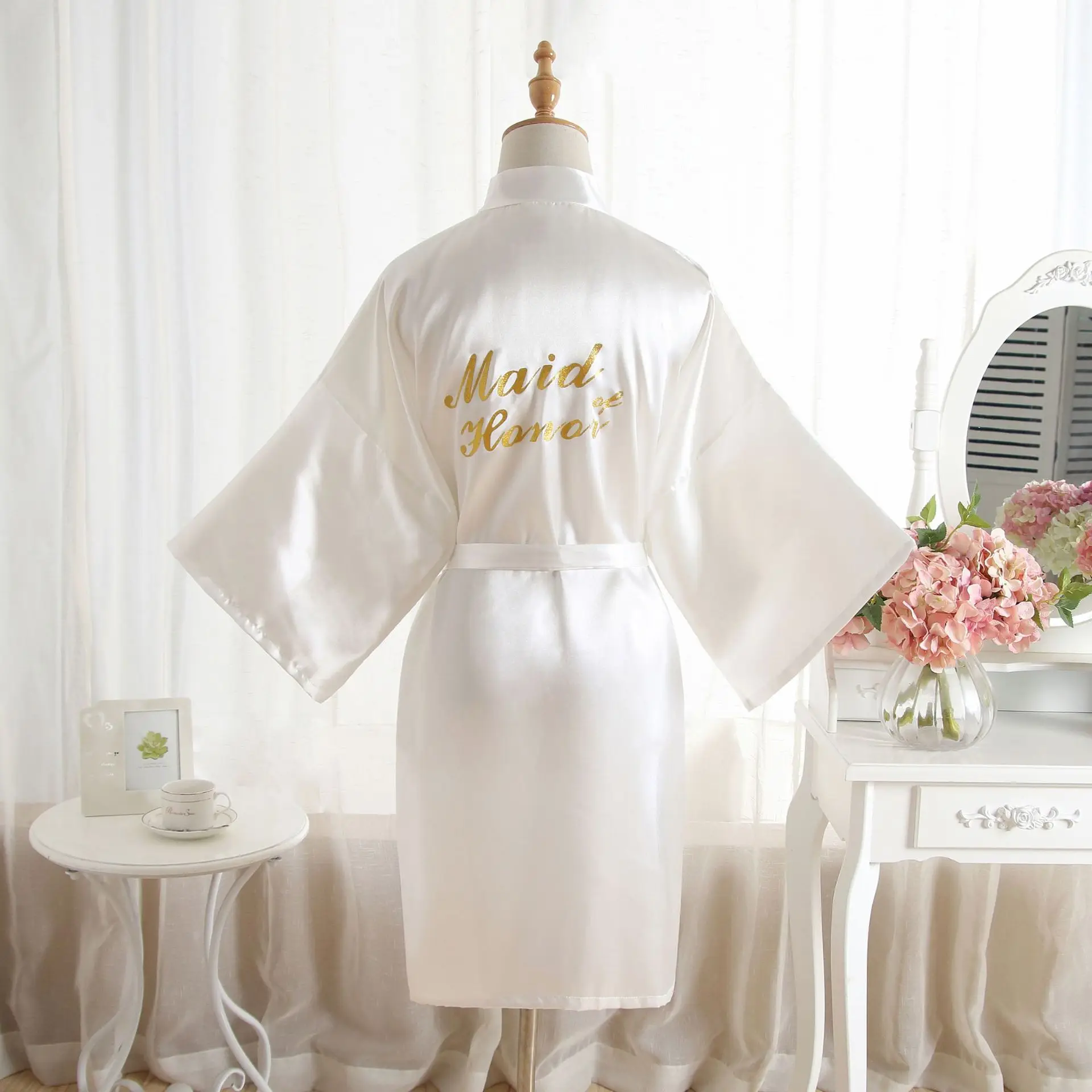 White Maid of honor Шелковый атлас для свадьбы, невесты, подружки невесты Matron/Maid of honor мать невесты костюм жениха сплошной Халат короткий банный халат-кимоно - Цвет: White Maid of honor
