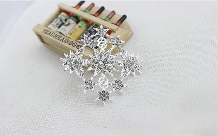 

Free Shipping Wholesale 20pcs/lot 50X48mm' Rhinestone Flatback Button crown Button For Wedding Invitation MUGE106
