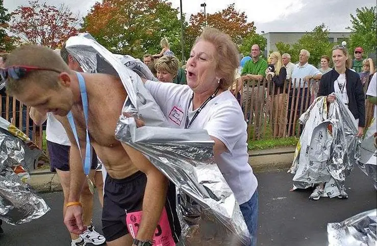 100 шт аварийное тепловое одеяло спасательный коврик фольга пространство первой