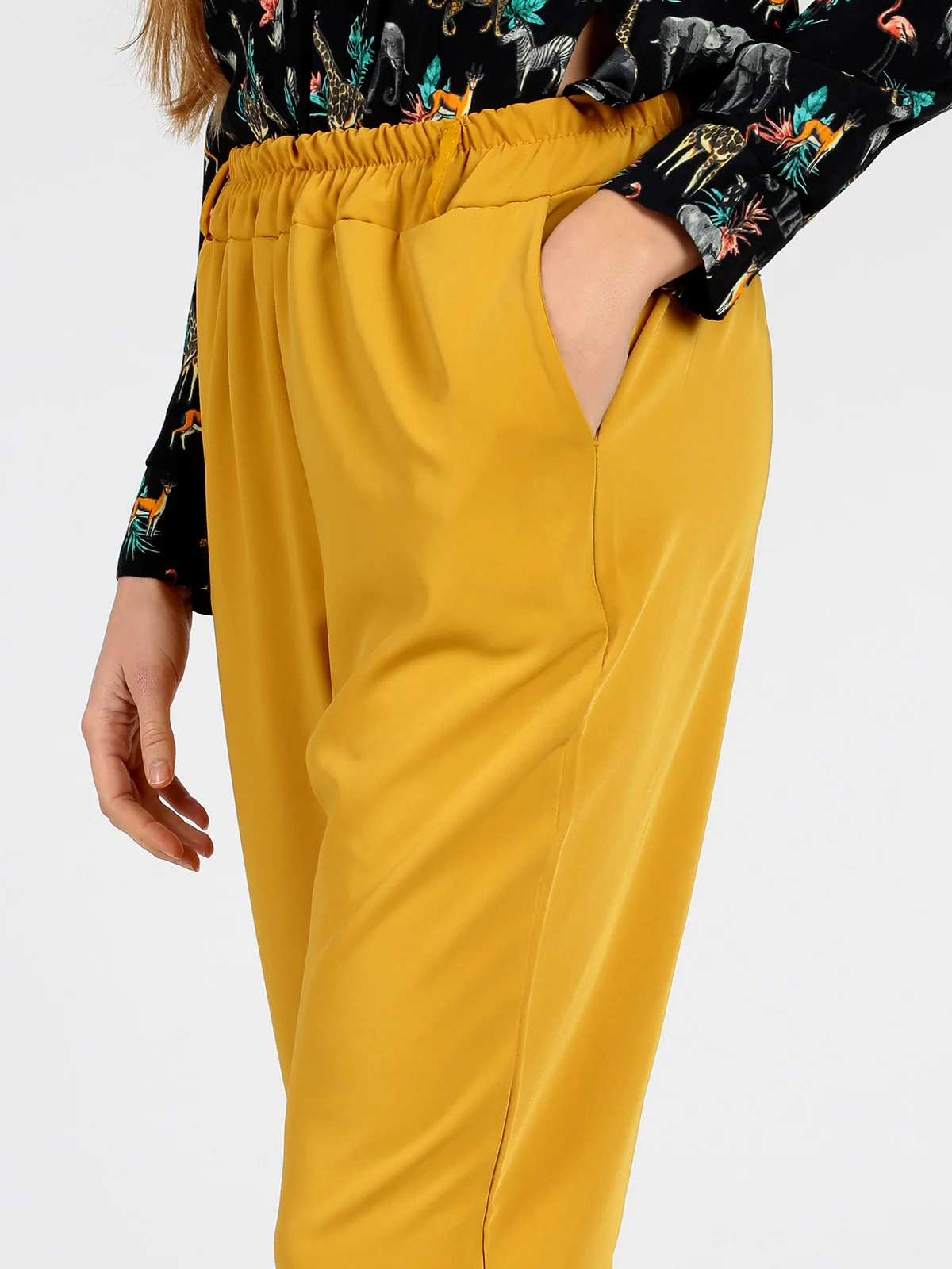 Брюки с высокой талией и манжетами | Женская одежда