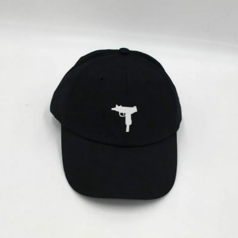 Кепка для отдыха с вышивкой в виде пистолета 6 панелей регулируемая бейсболка
