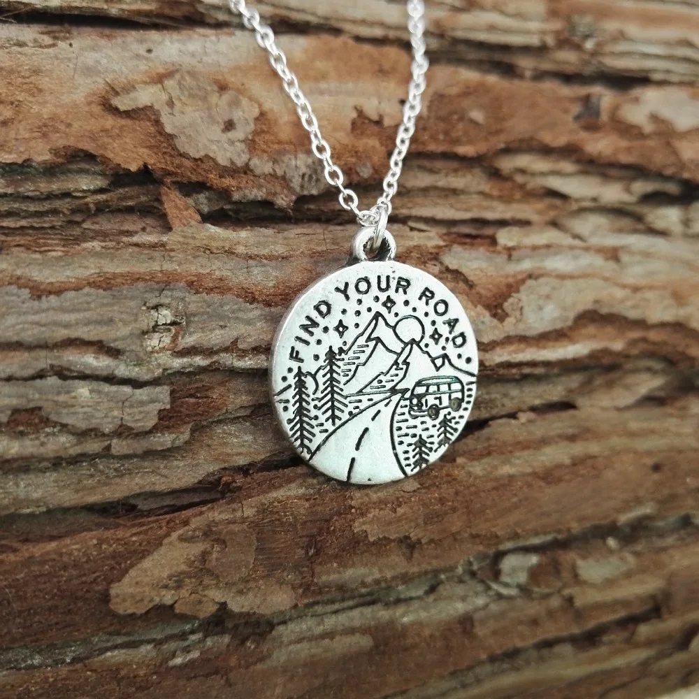 10pcs good quality antique silver plated find your road Necklace travel on the mountain Vintage Pendant Jewelry SanLan | Украшения и