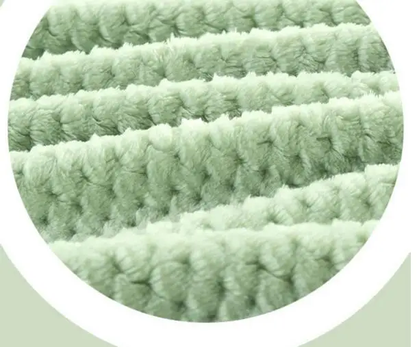 Серо розовое детское одеяло вязаное крючком для новорожденных