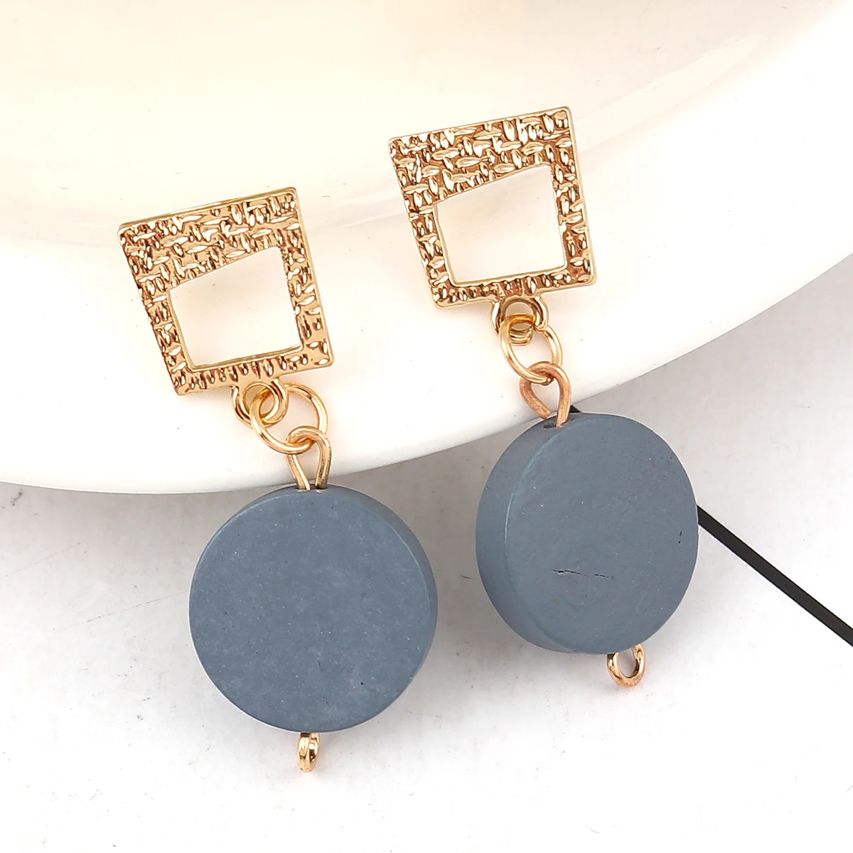 Дорин коробка из цинкового сплава цинковый сплав столб уха серьги-гвоздики