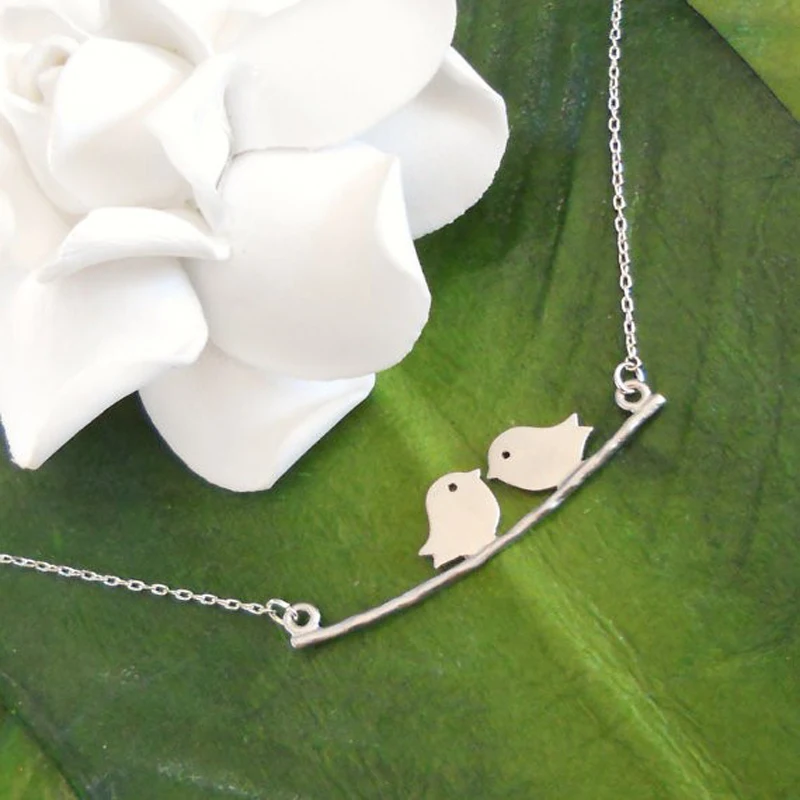 

Fashion Kiss Bird Necklaces Three Color Optional 30PCS/lot